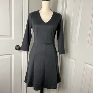 The Limited V-Neck 3/4 Sleeve Pockets Back Zip Skater Dress